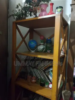 বুক শেলফ