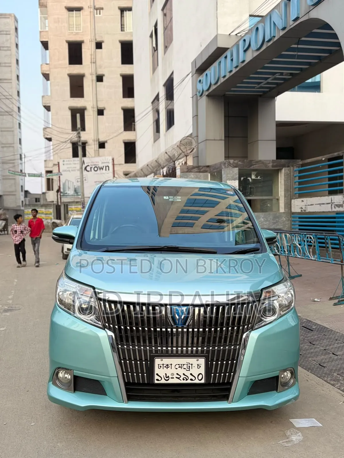 Toyota Noah 2.0 Four Wheel Drive (8 Seater) 2015 Blue
