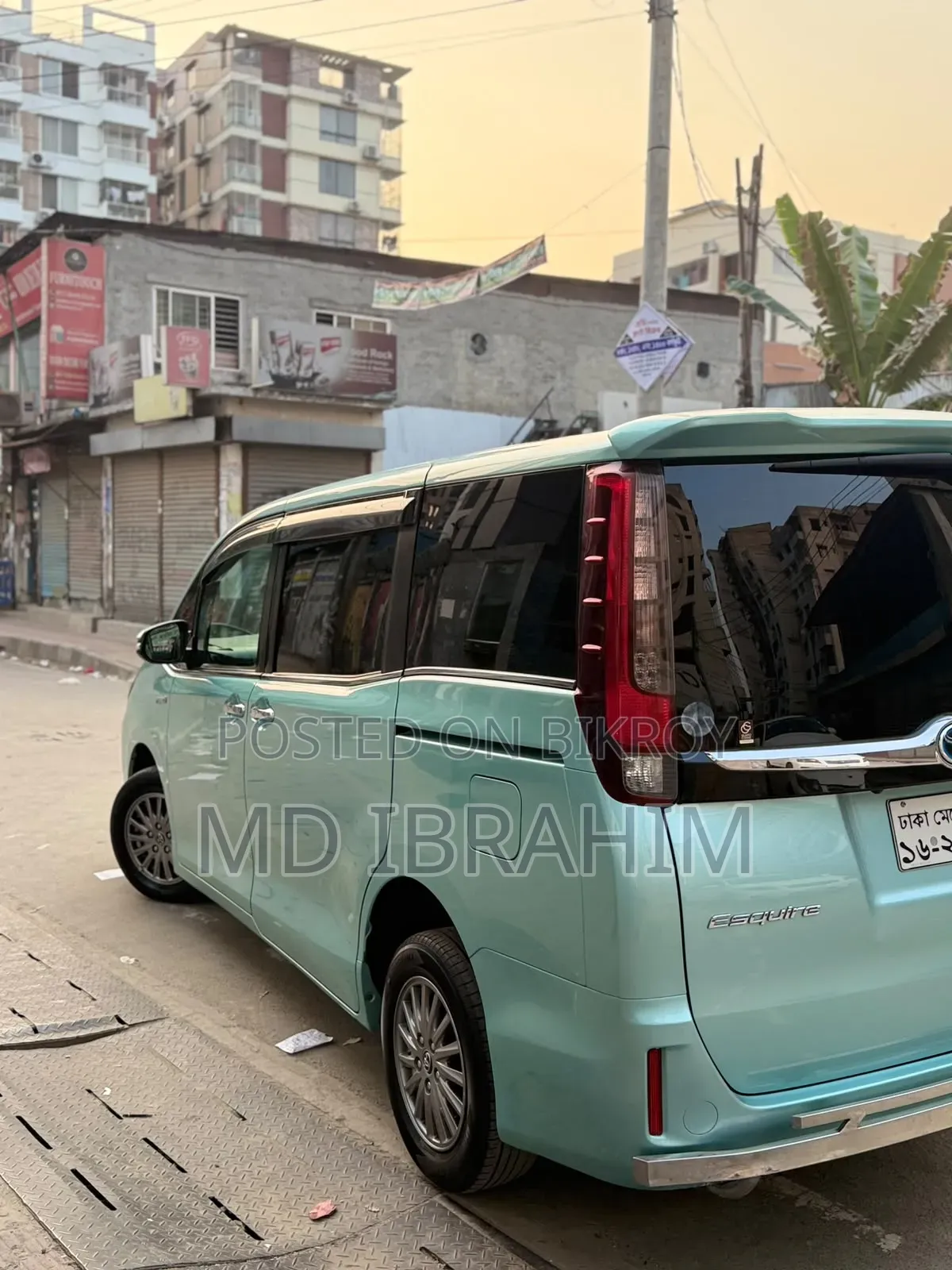 Toyota Noah 2.0 Four Wheel Drive (8 Seater) 2015 Blue