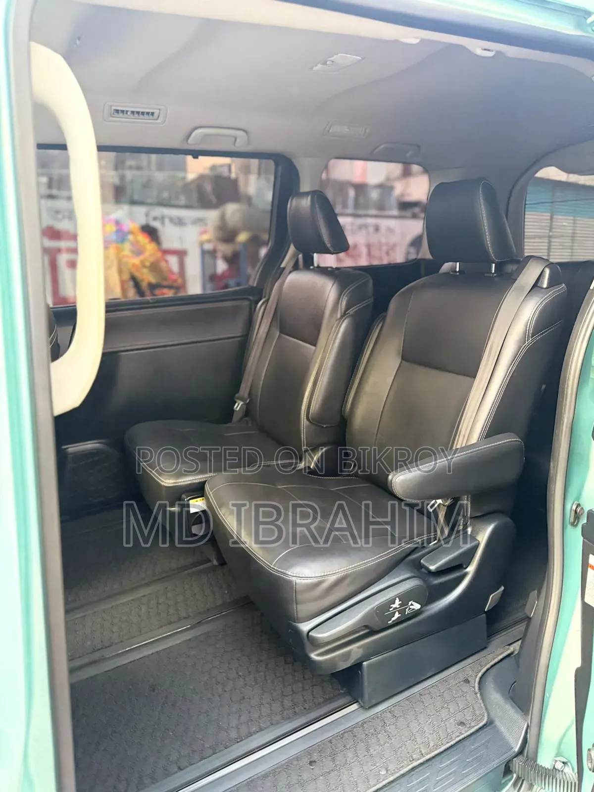 Toyota Noah 2.0 Four Wheel Drive (8 Seater) 2015 Blue