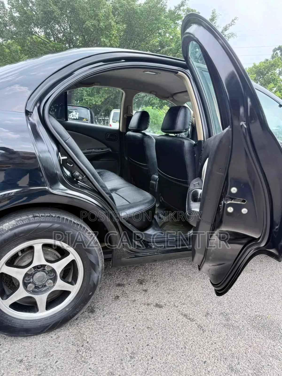 Nissan Sunny 2005 Black