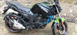 Yamaha FZ 2015 Orange