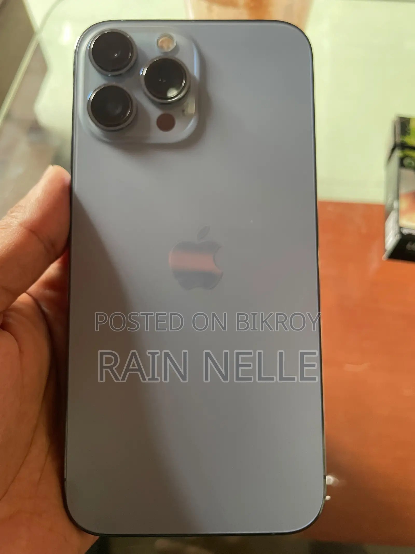 ইএল ২৫৬ জিবি নীল