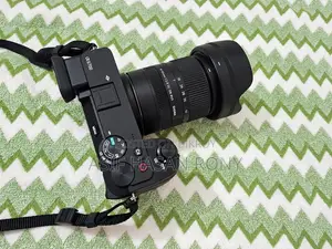 Sony Alpha A6700 + Sigma 18-50mm F2.8 Lens