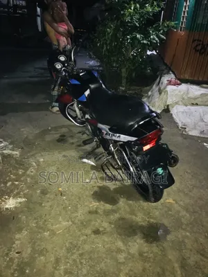 বাজাজ প্লাটিনা ১০০ ২০১৭ কালো
