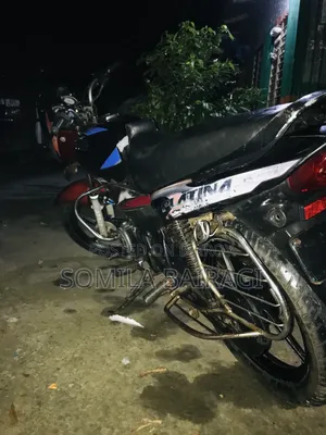বাজাজ প্লাটিনা ১০০ ২০১৭ কালো