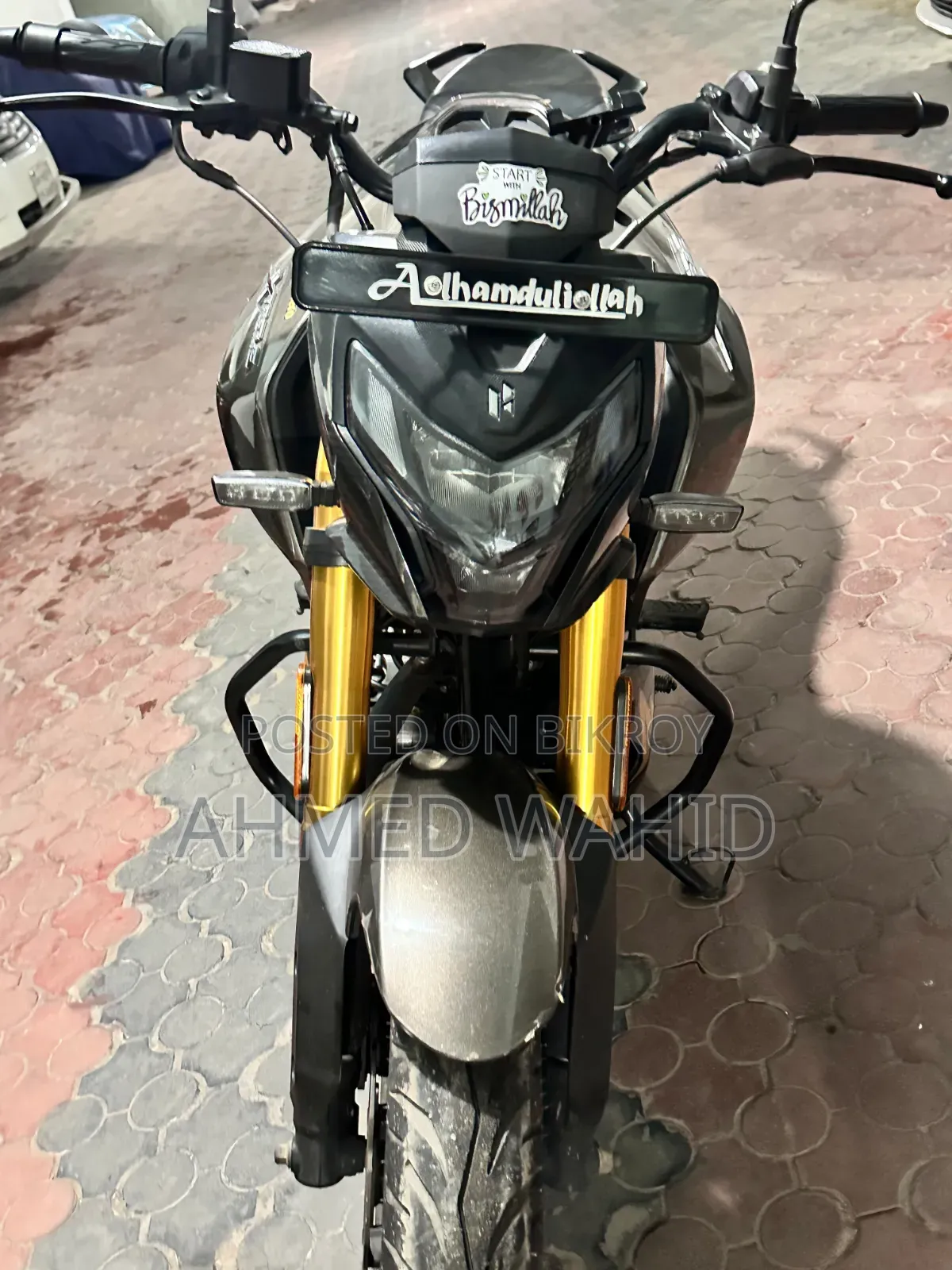 Hero Xtreme 160R 4V 2025 Brown