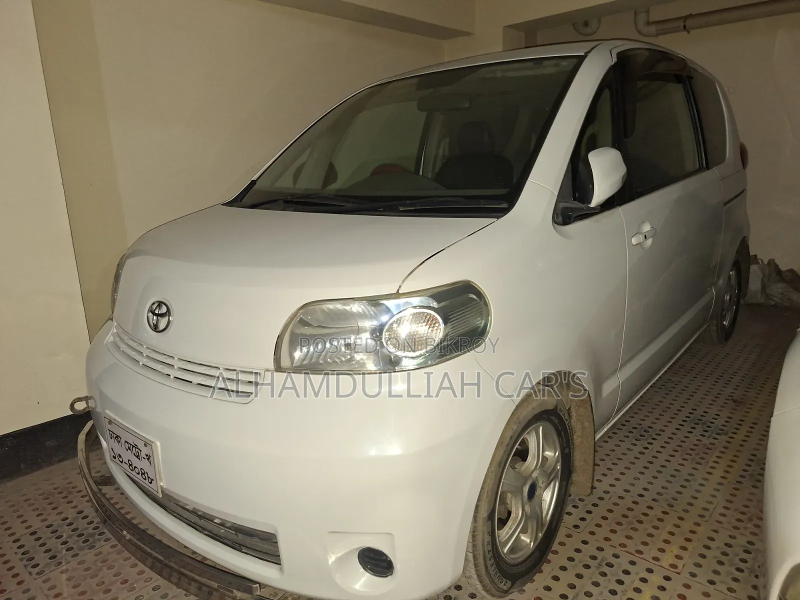 Toyota Porte 1.3 Front-Wheel Drive 2009 Pearl