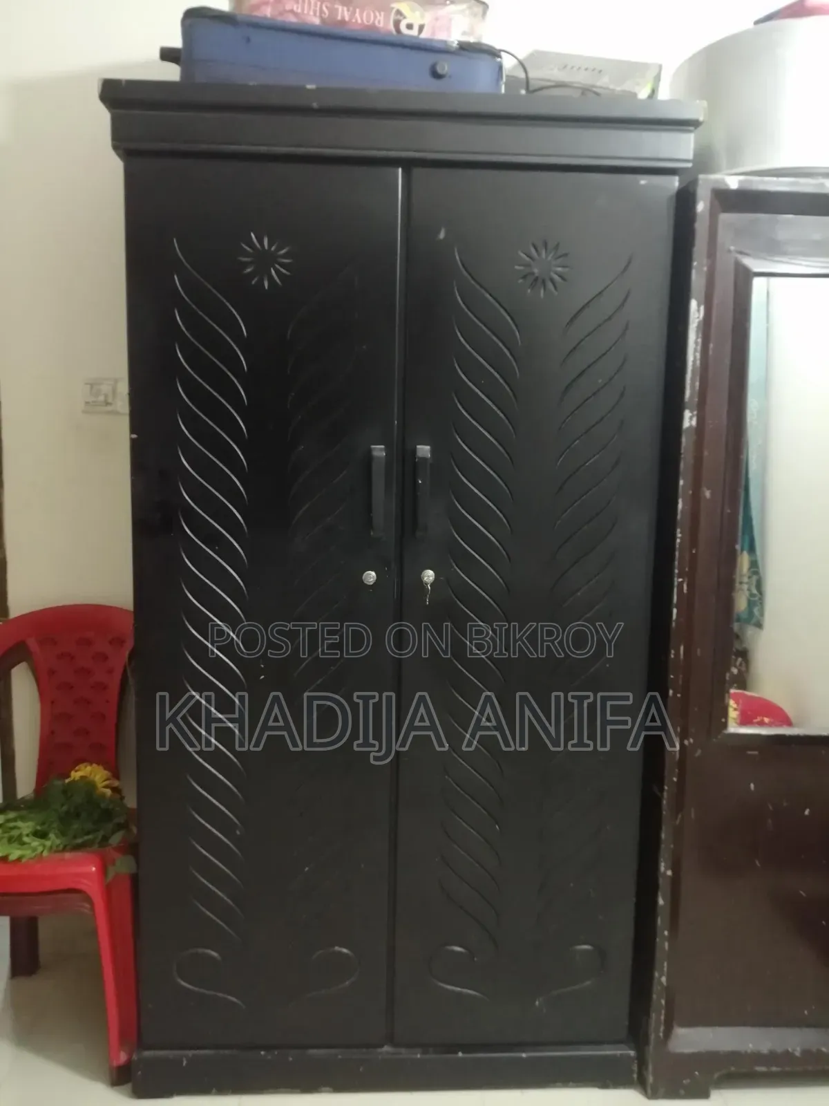 নতুন আলমারি