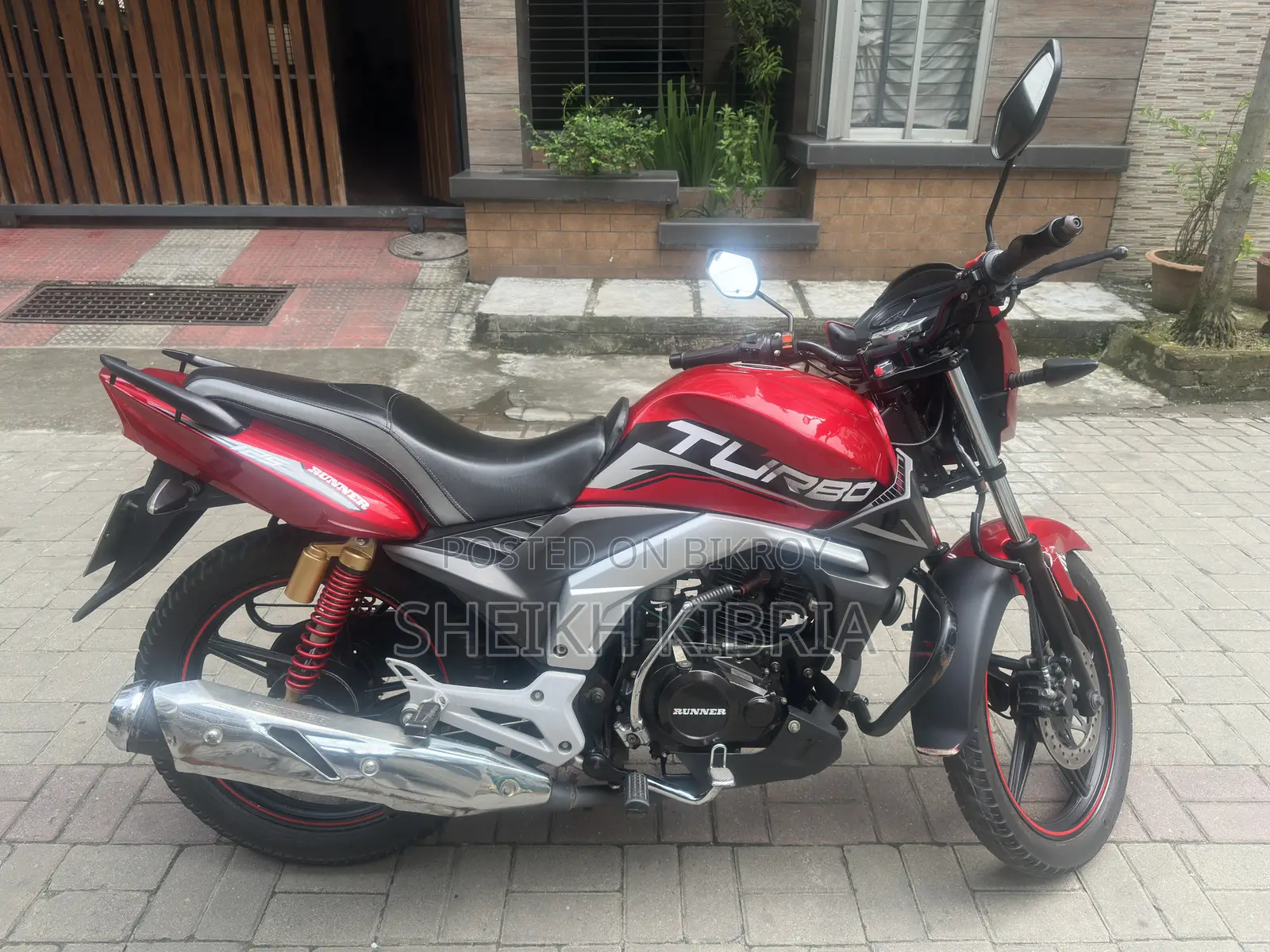 Runner Turbo V2 2022 Red