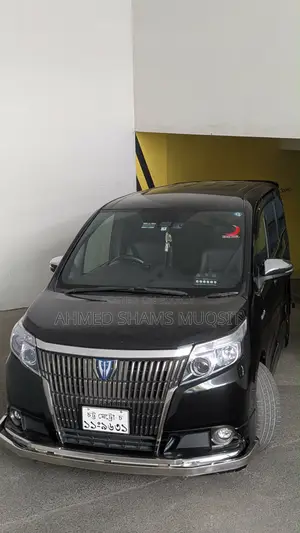 Toyota Esquire 1.8 Front-Wheel Drive Hybrid (7-seater) 2017 Black