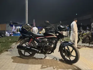 হোন্ডা সিবি ২০১৭ কালো