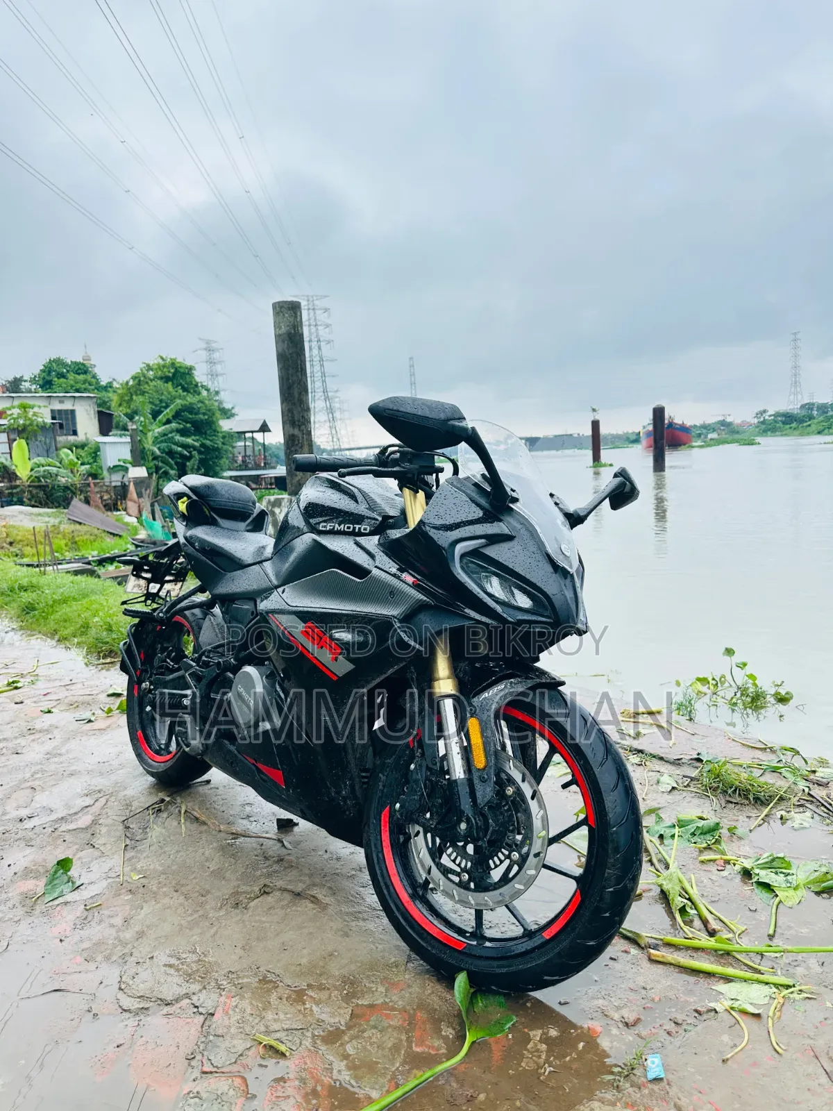 সিএফমোটো ২৫০এসআর ২০২৫ কালো