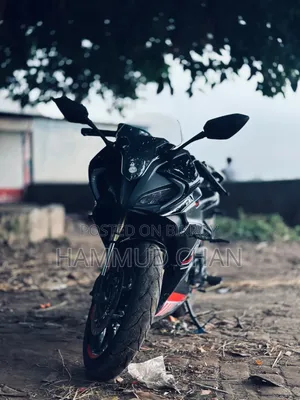 সিএফমোটো ২৫০এসআর ২০২৫ কালো