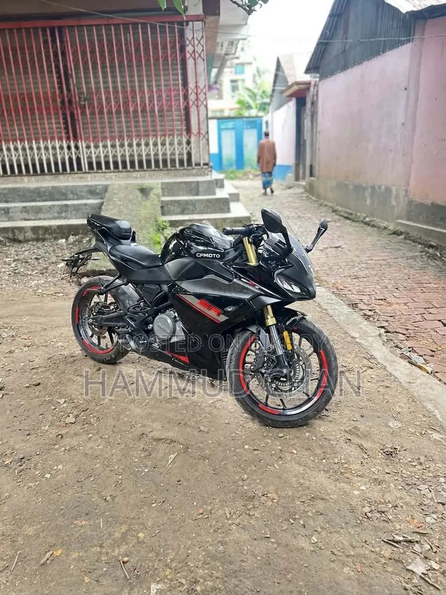 সিএফমোটো ২৫০এসআর ২০২৫ কালো