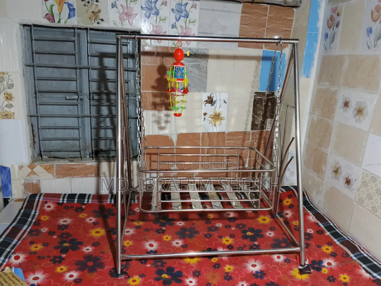 বাচ্চাদের দোলনা