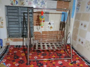 বাচ্চাদের দোলনা