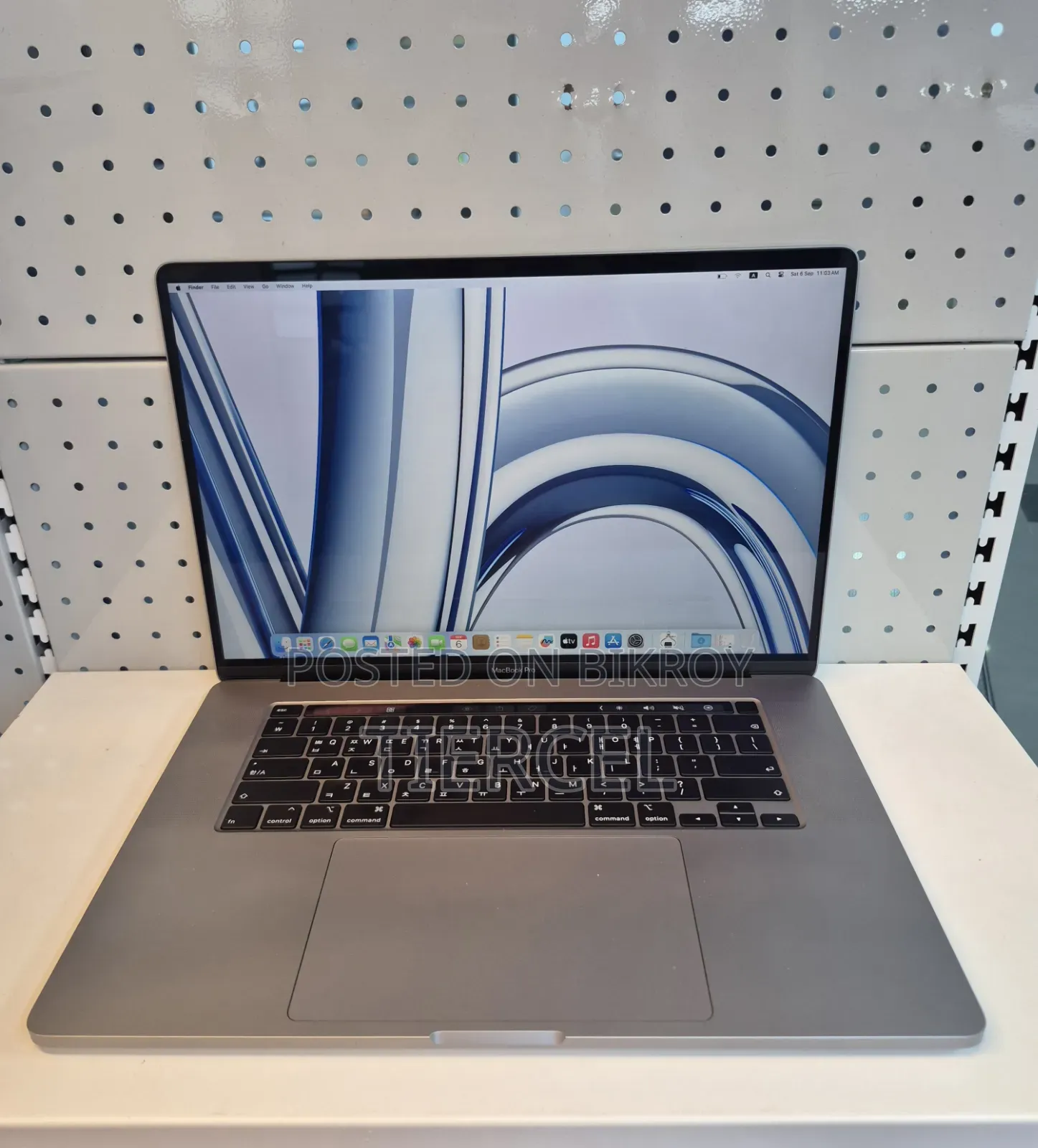 Laptop Apple MacBook 2019 32GB Intel Core Ultra 9 SSD 512GB
