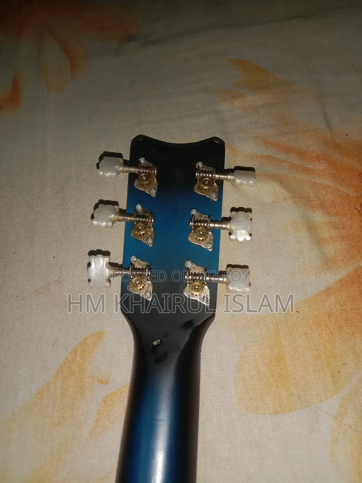 Guitar completely fresh selling due to emergency need