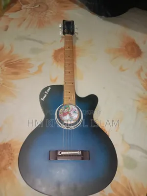 Guitar completely fresh selling due to emergency need