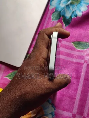 অ্যাপল আইফোন ১৩ ১২৮ জিবি হোয়াইট
