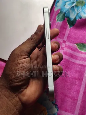 অ্যাপল আইফোন ১৩ ১২৮ জিবি হোয়াইট