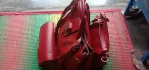 Fashion bag is very beautiful. Comfortable.