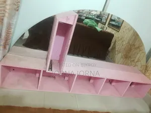 পার্লারের ড্রেসিং টেবিল বিক্রি হবে