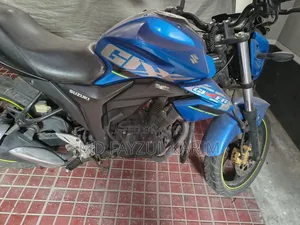 সুজুকি জিক্সার ২০১৭ নীল