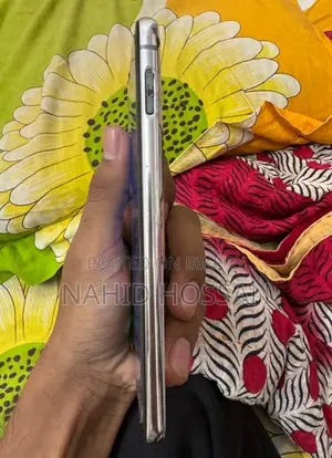 স্যামসাং গ্যালাক্সি এস১০ই ১২৮ জিবি হোয়াইট