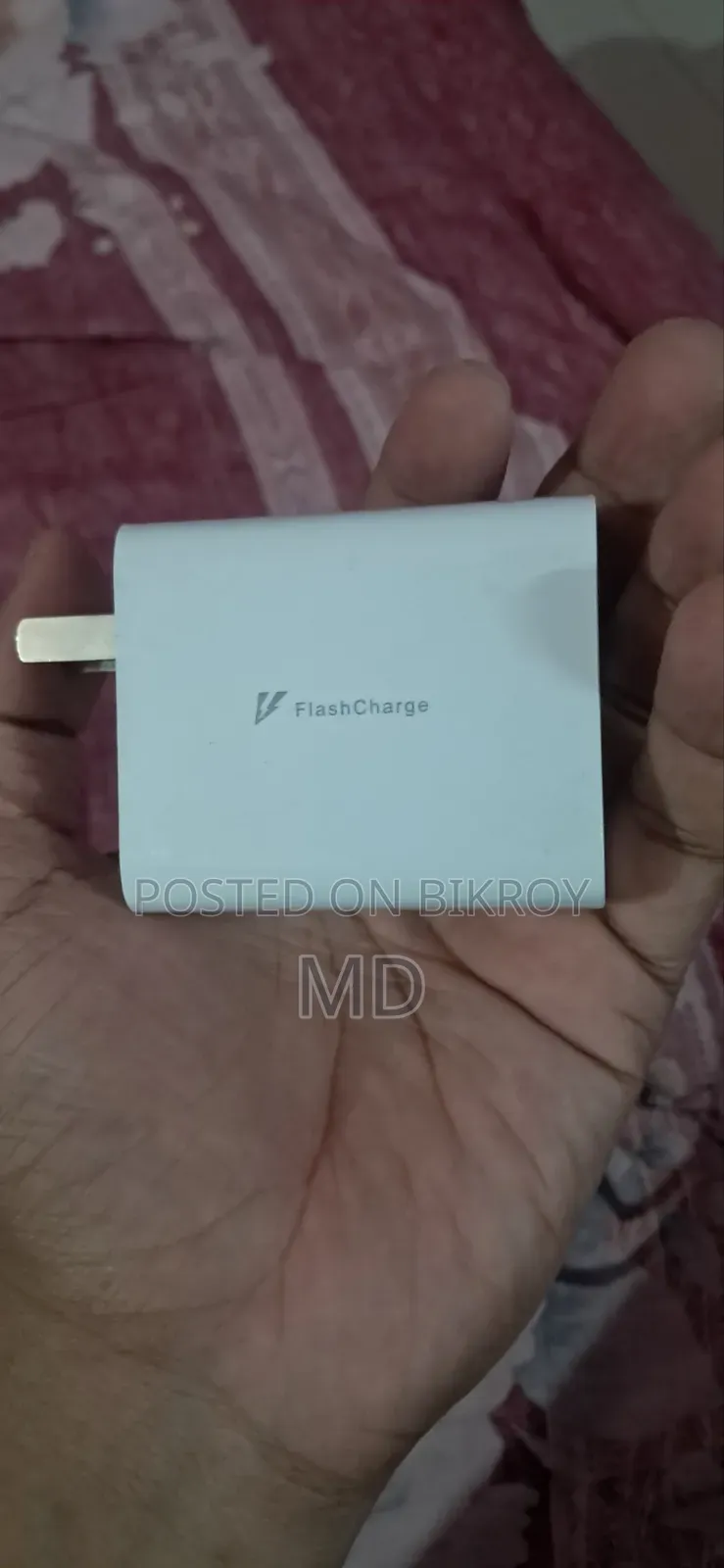 অরিজিনাল চার্জার ৮০ ওয়াট এবং ওয়ানপ্লাস ইয়ারফোন অরিজিনাল