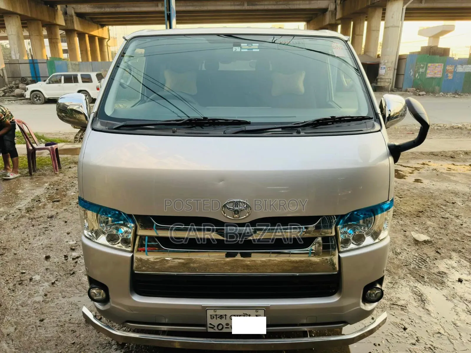 Toyota HiAce 2017 Silver