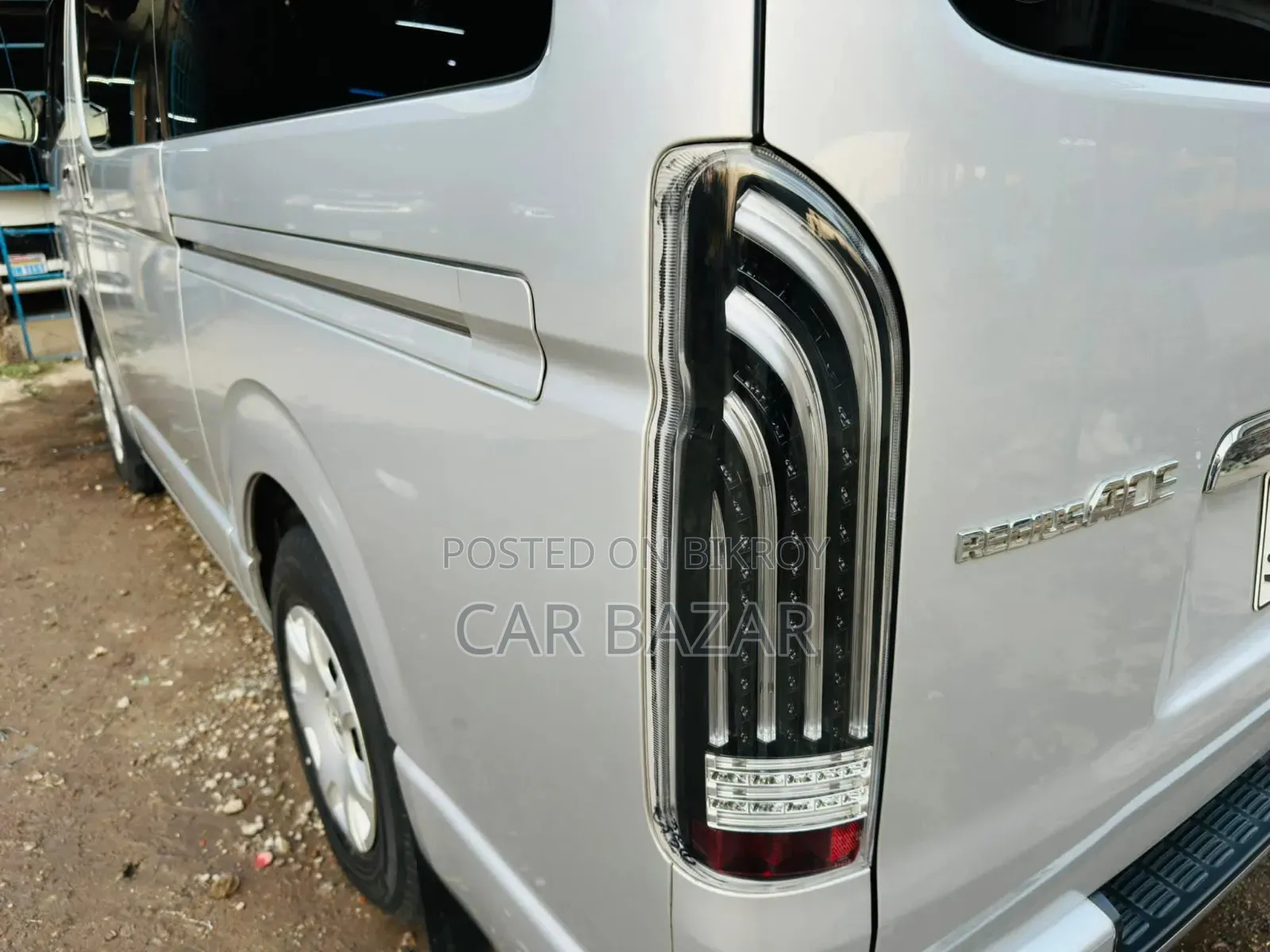 Toyota HiAce 2017 Silver