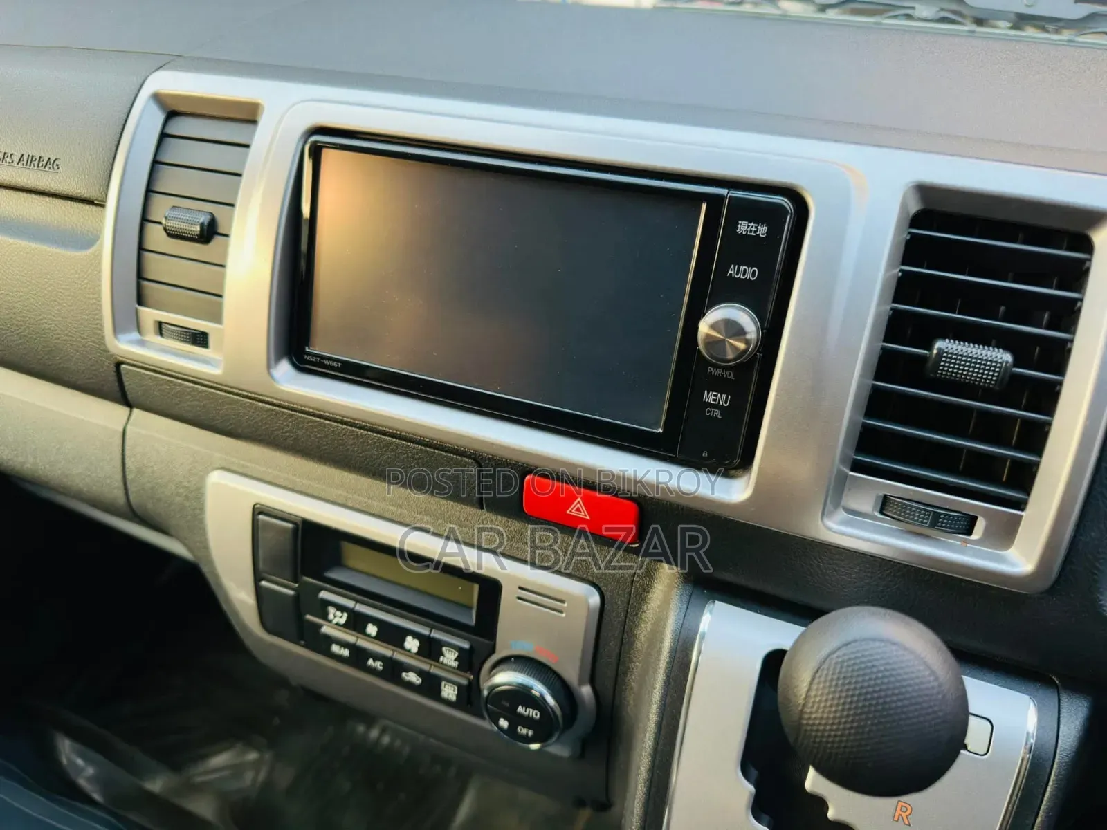 Toyota HiAce 2017 Silver