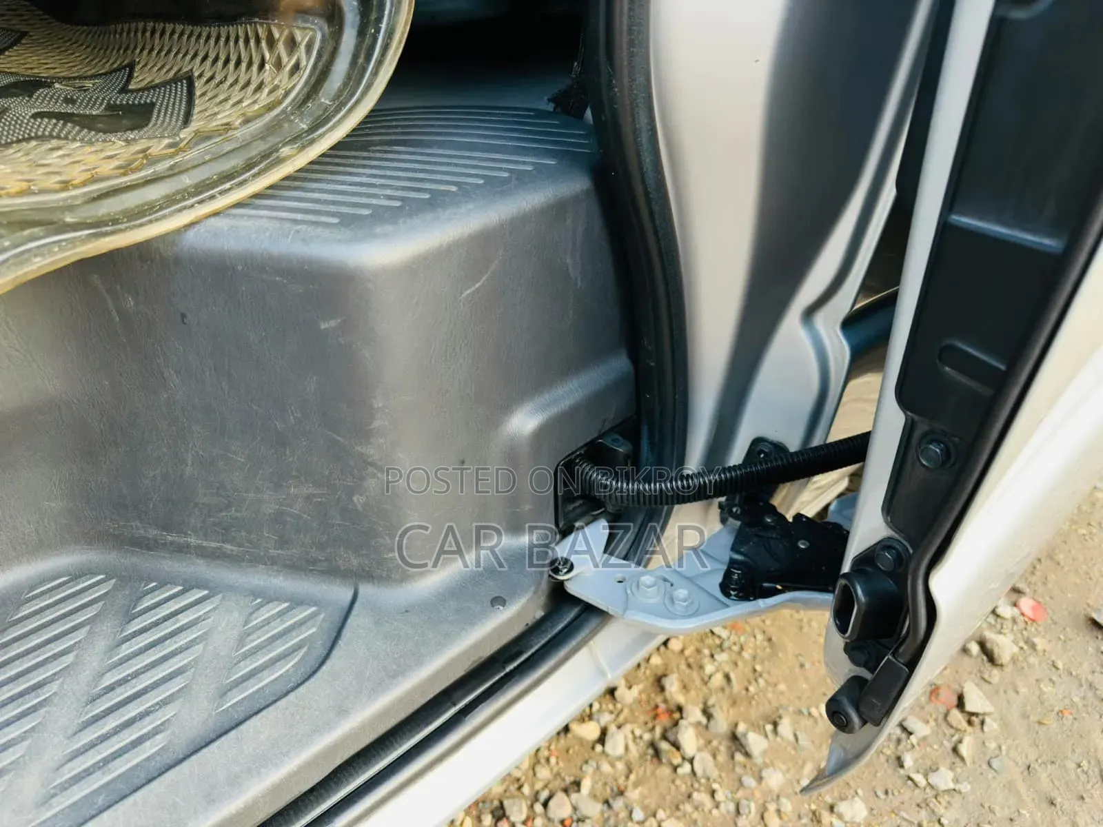 Toyota HiAce 2017 Silver