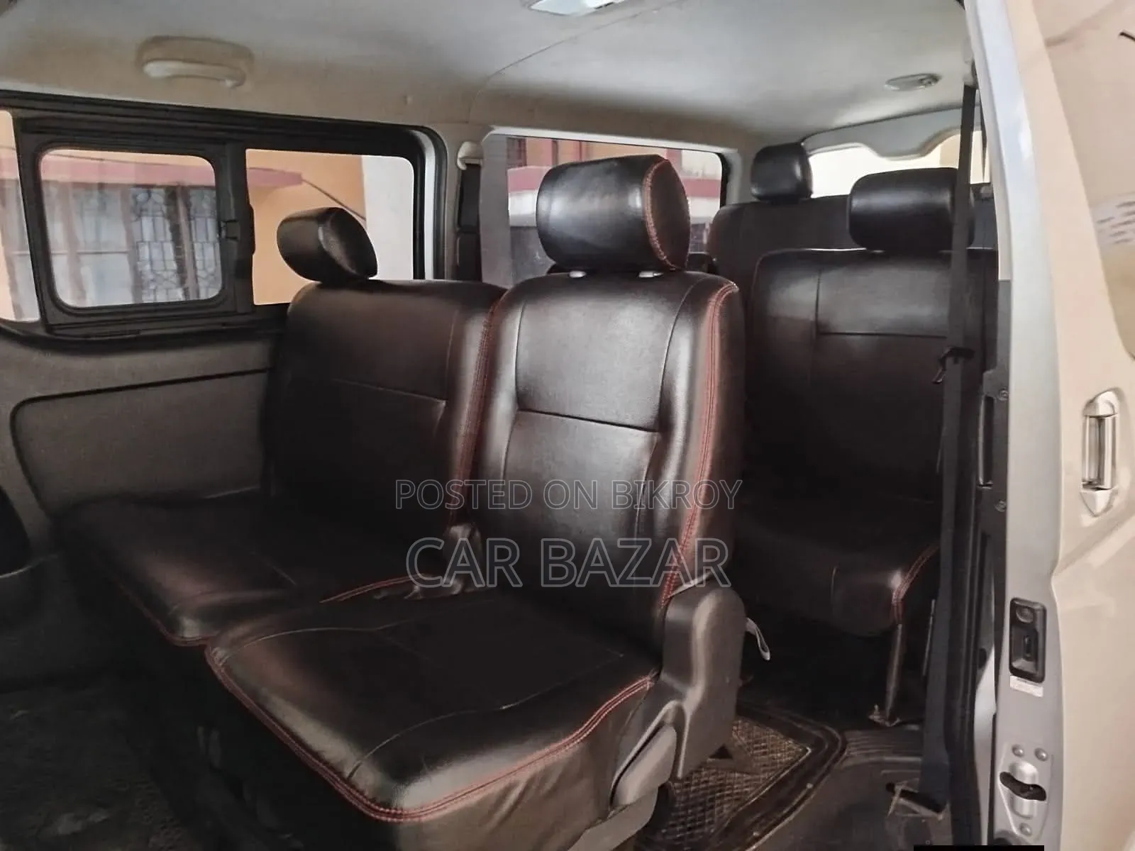 Toyota HiAce 2017 Silver