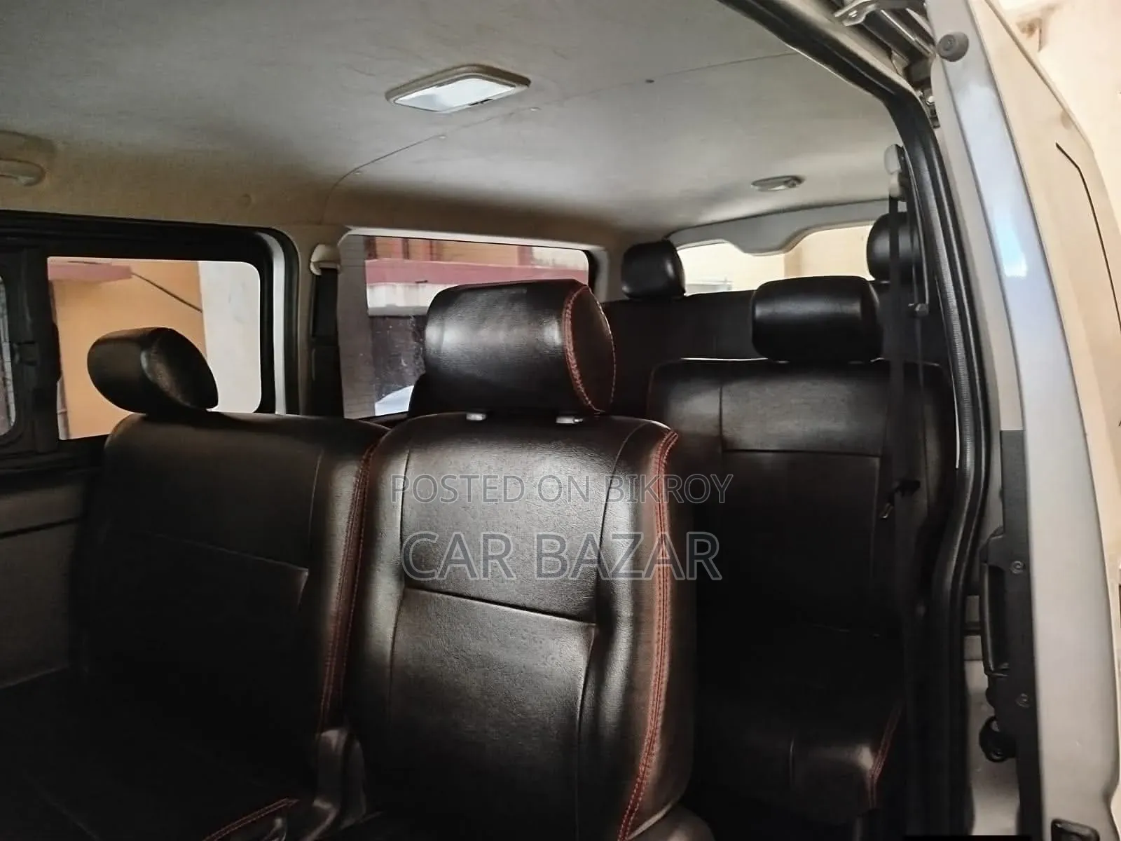 Toyota HiAce 2017 Silver