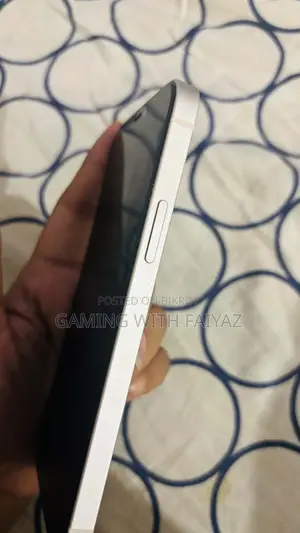 অ্যাপল আইফোন ১২ ১২৮ জিবি হোয়াইট
