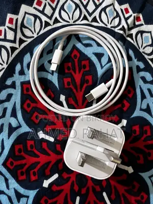 ২০ ওয়াট পাওয়ার অ্যাডাপ্টার