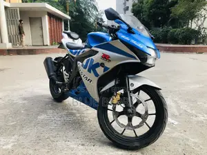 সুজুকি জিএসএক্স-আর১৫০ ২০২১ নীল