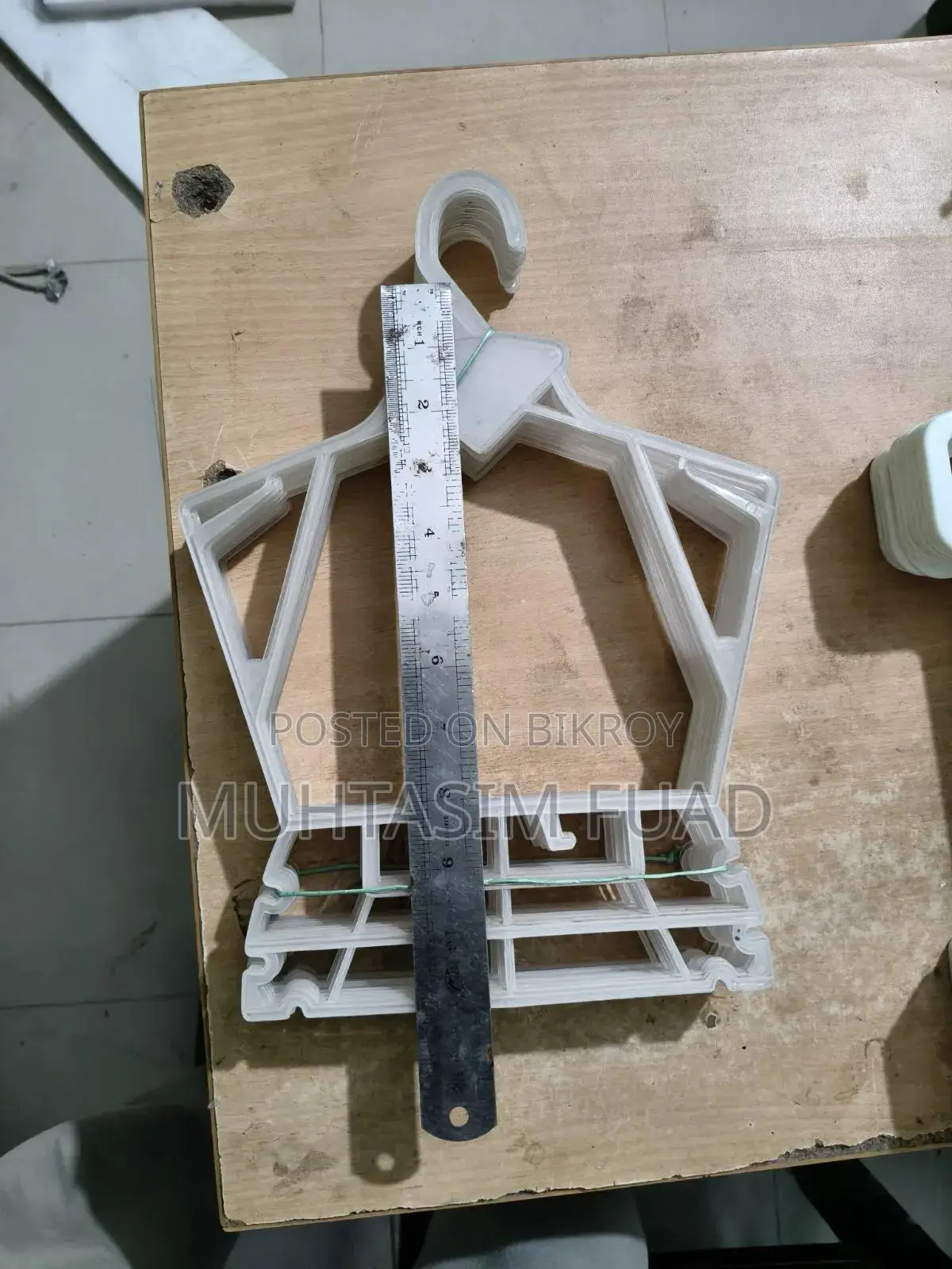 ক্লথ হ্যাঙ্গার