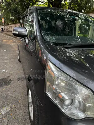 টয়োটা নোয়া ২.০ ১৫৮এইচপি এডব্লিউডি (৭ সিটার) ২০১১ কালো