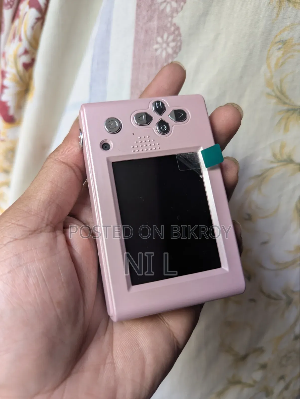 ব্র্যান্ড নিউ ডিজিটাল ক্যামেরা