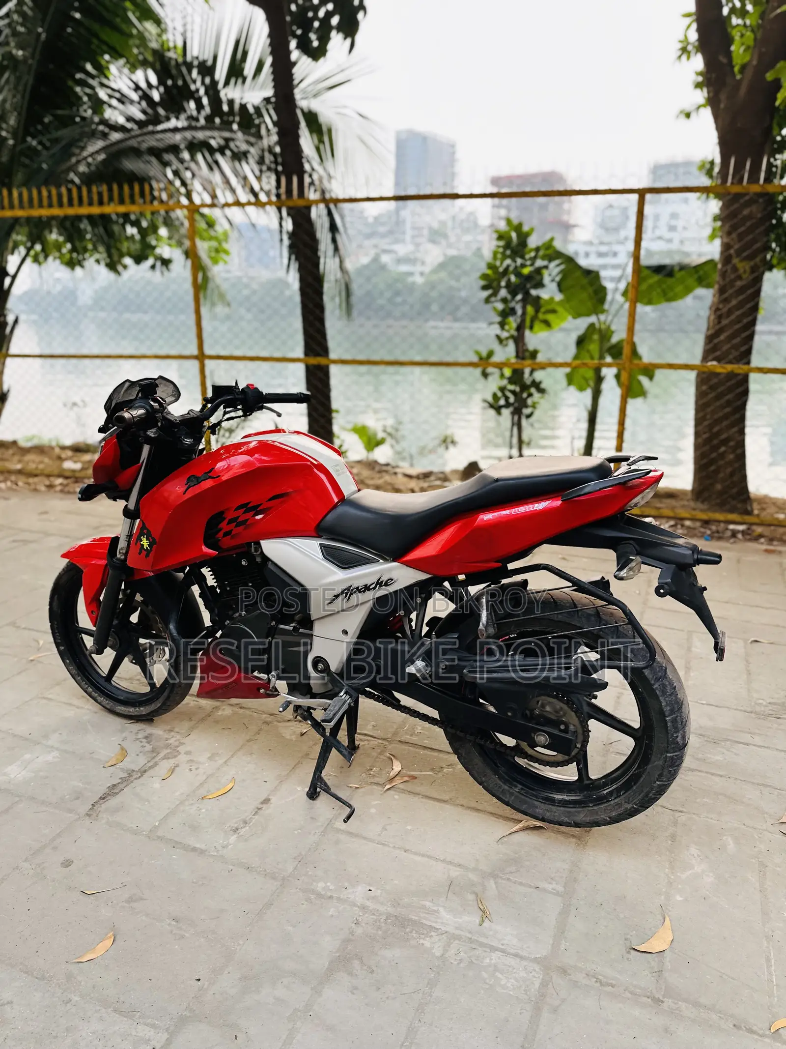 TVS Apache 160 4V 2020 Red