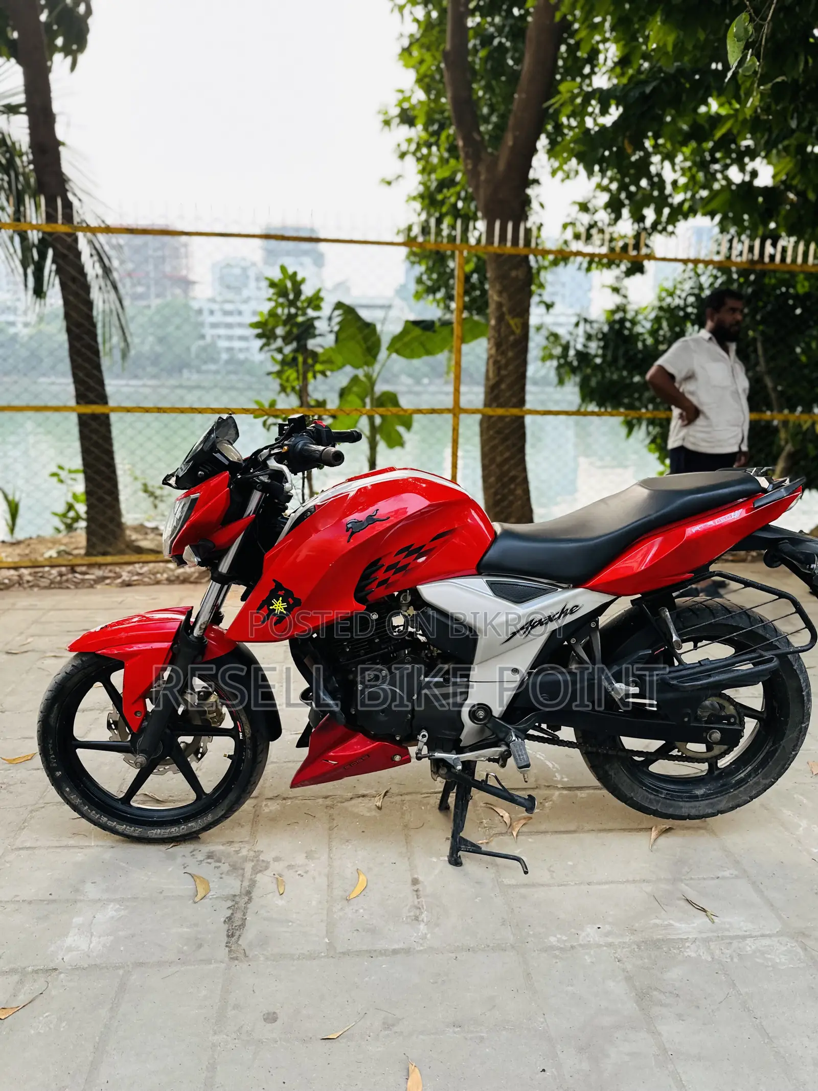 TVS Apache 160 4V 2020 Red