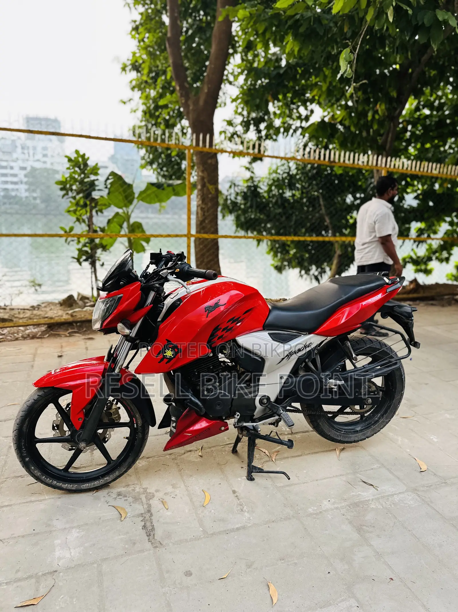 TVS Apache 160 4V 2020 Red