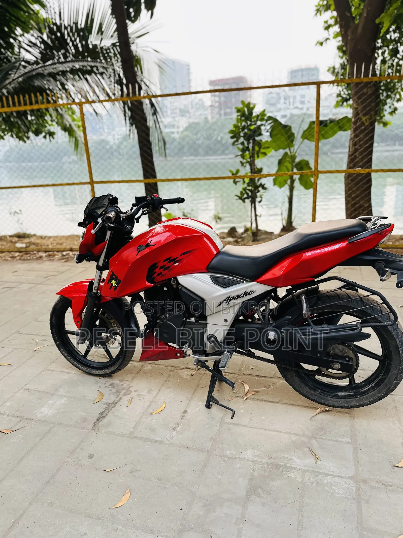 TVS Apache 160 4V 2020 Red