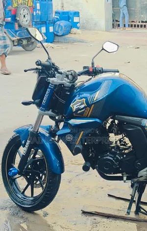ইয়ামাহা এফজেডএস ভি২ ২০২৩ নীল