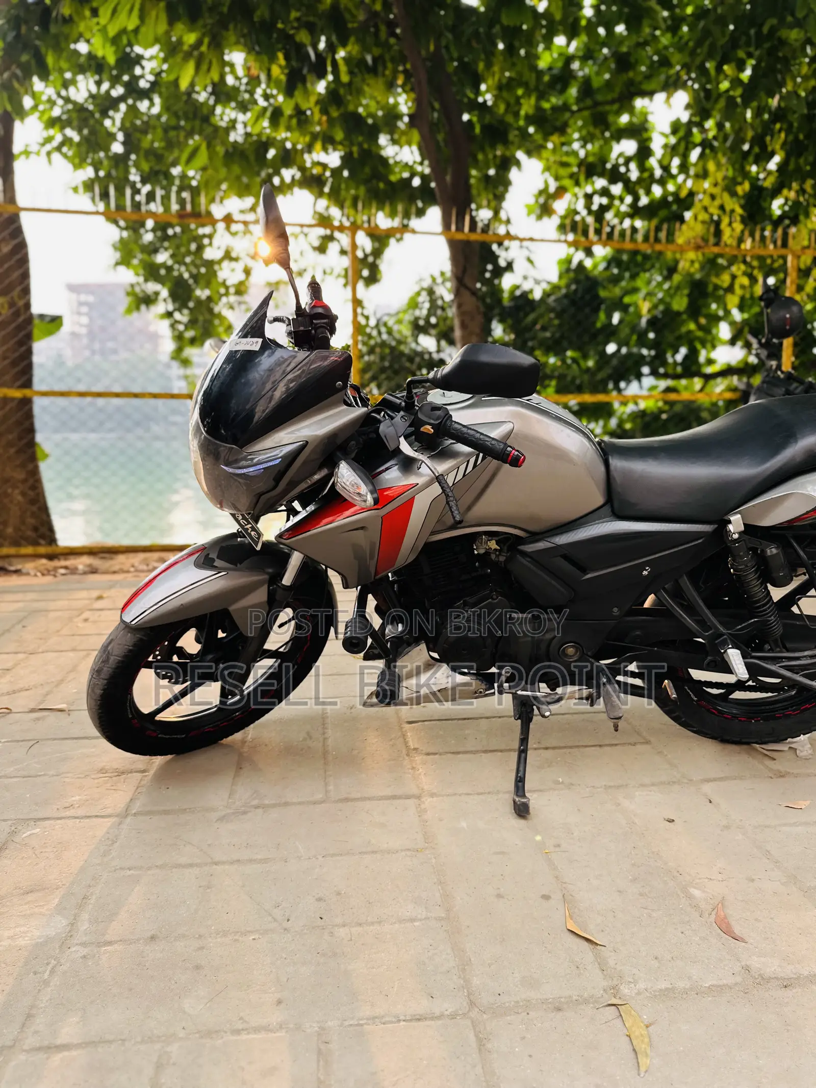 টিভিএস আপাচি আরটিআর ১৬০ টুভি ২০১৭ ধূসর
