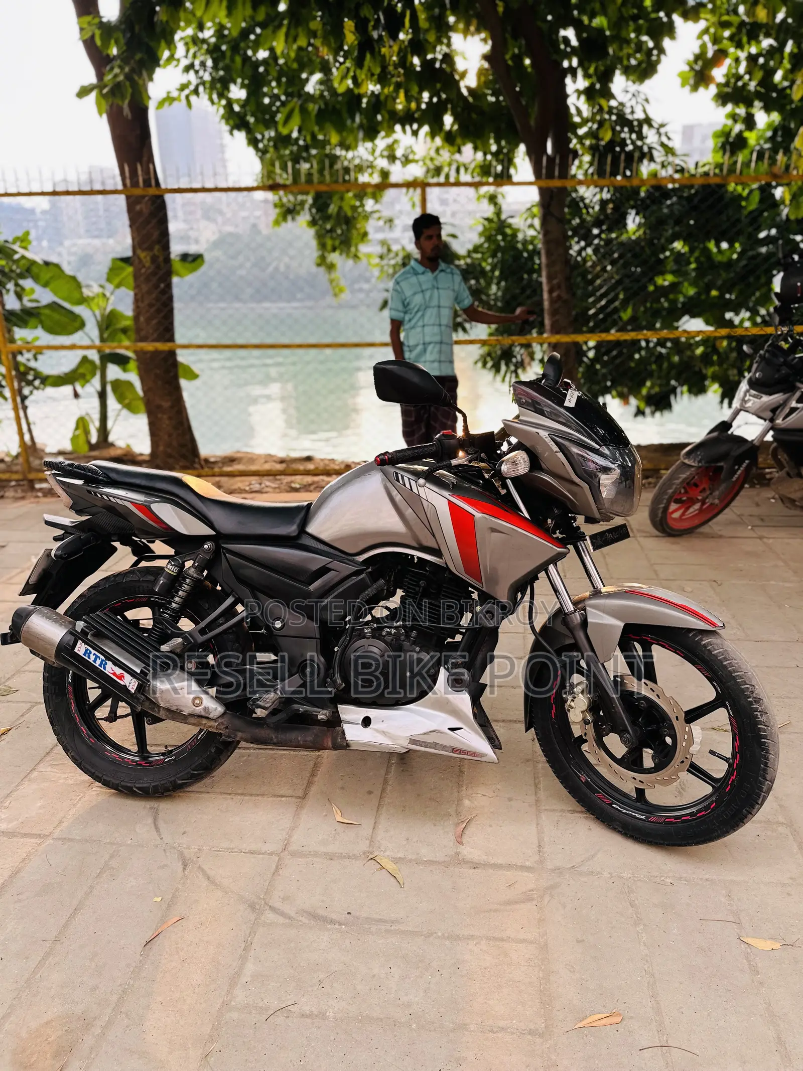 টিভিএস আপাচি আরটিআর ১৬০ টুভি ২০১৭ ধূসর